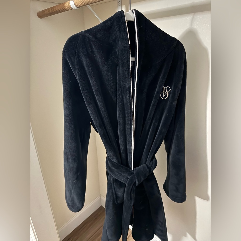 VS Black Hooded Robe
